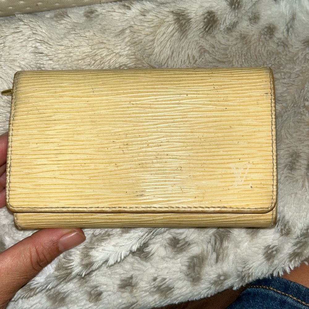 Lv wallet